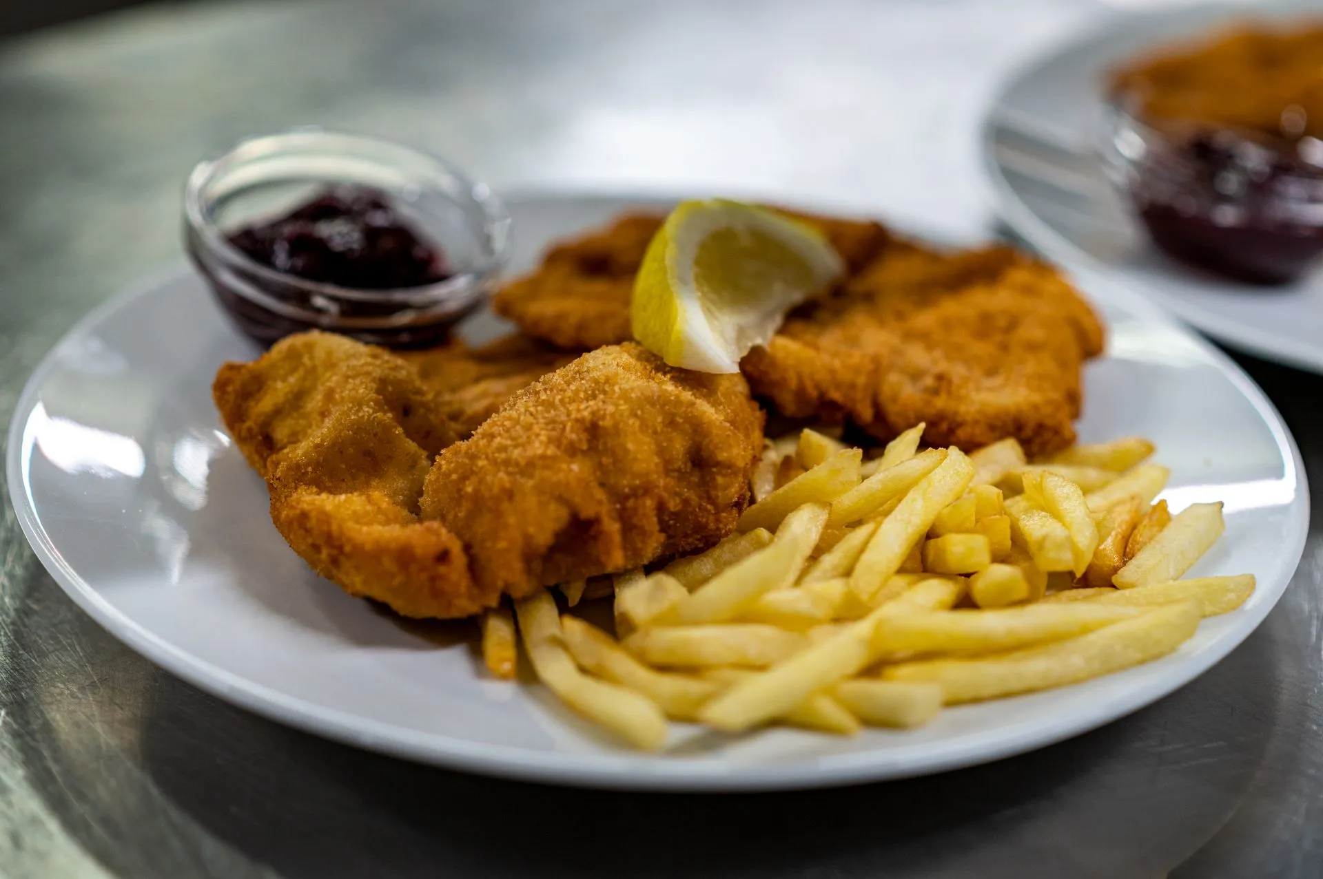 Schnitzel Wiener Art vom Bio Strohschwein